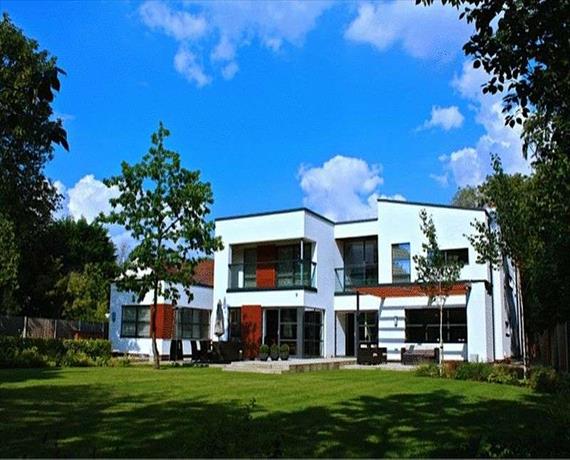 5 Bedroom Detached